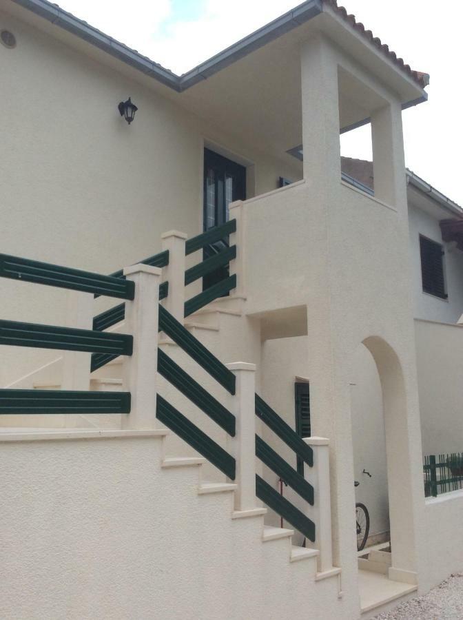 Apartmani Katarina Bol Luaran gambar